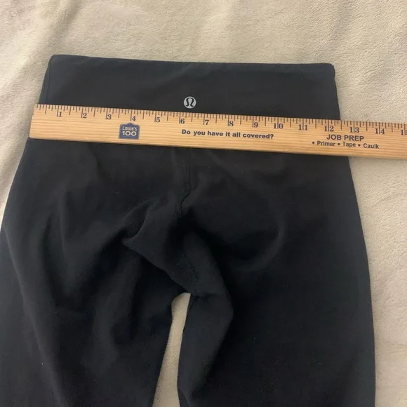 Lululemon Size 6 Capri Leggings Black Crop Blue Trim Size 4 - Picture 10 of 10
